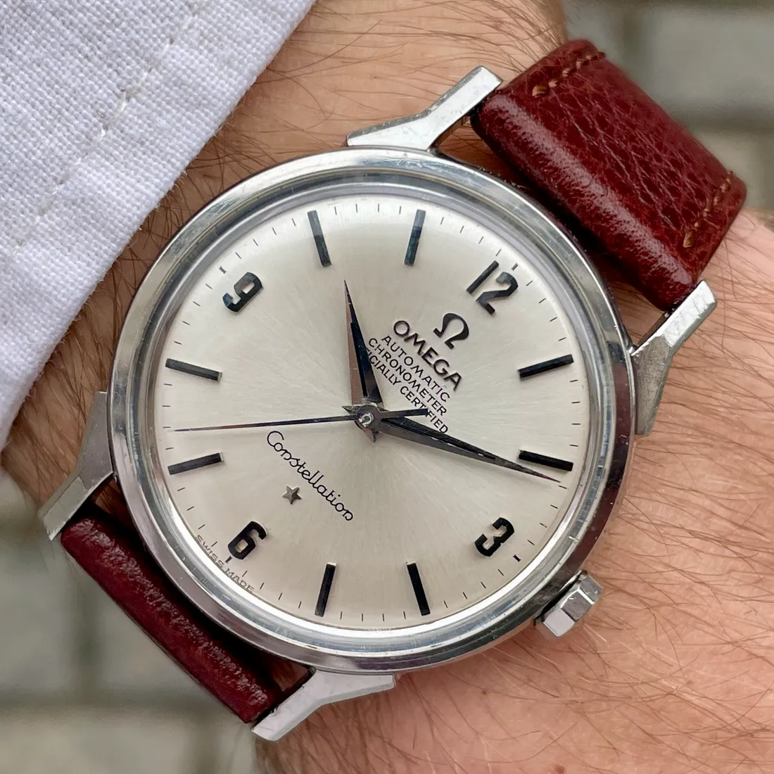 Omega Constellation Dog Legs No-Date